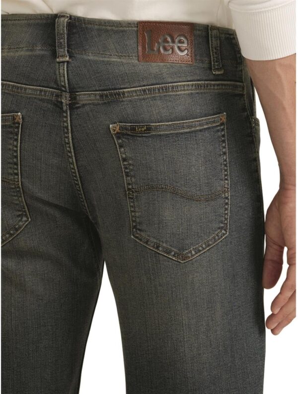 Lee Men's Extreme Motion Straight Taper Jean - Image 5