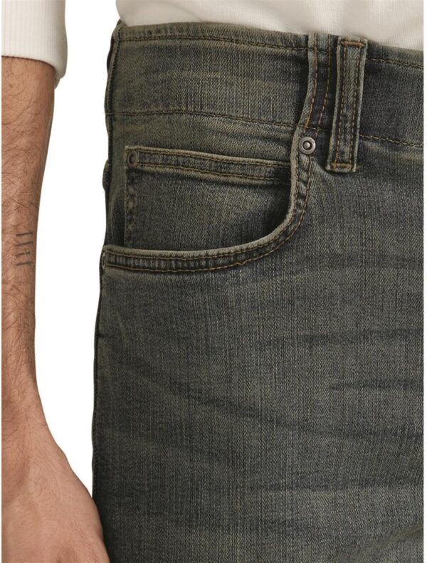 Lee Men's Extreme Motion Straight Taper Jean - Image 4