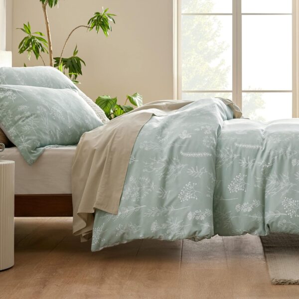 Bedsure Queen Comforter Set - Sage Green Comforter, Cute Floral Bedding Comforter Sets, 3 Pieces, 1 Soft Reversible Botanical Flowers Comforter and 2 Pillow Shams - Image 6